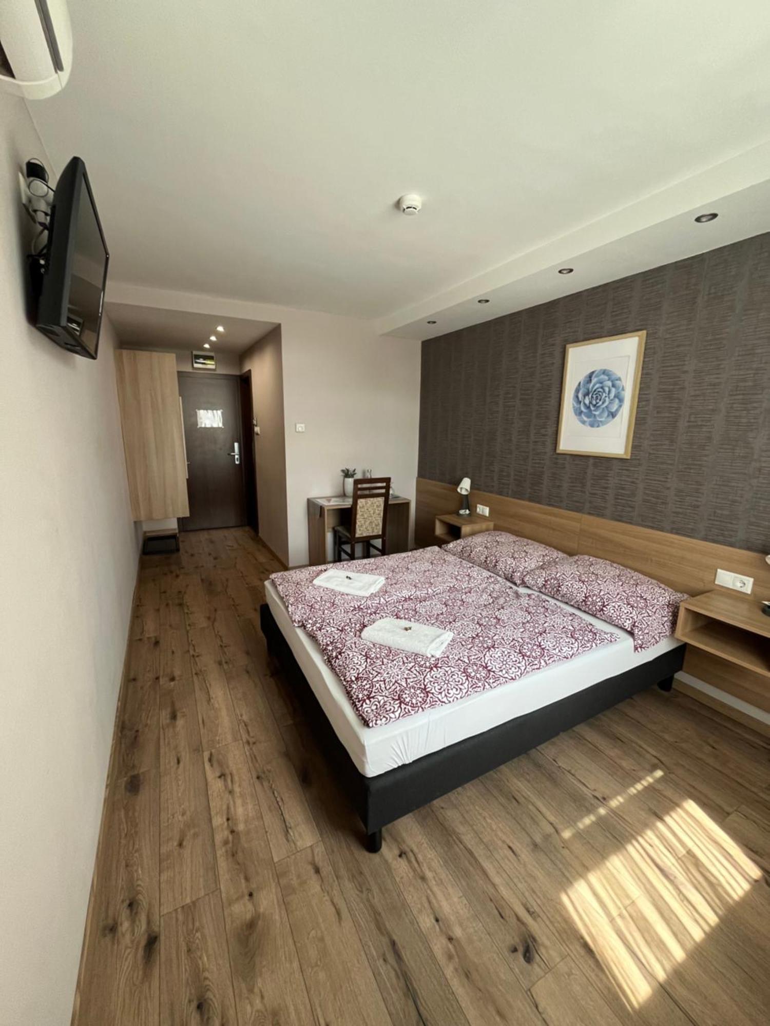 Central Panzio Erd Dış mekan fotoğraf
